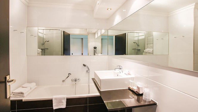 Badkamer Van der Valk Apeldoorn - de Cantharel
